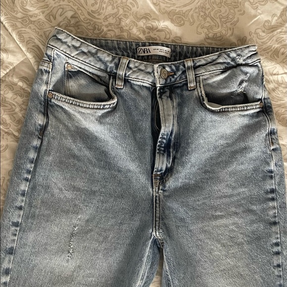🚨SOLD🚨Zara Jeans - Picture 3 of 4